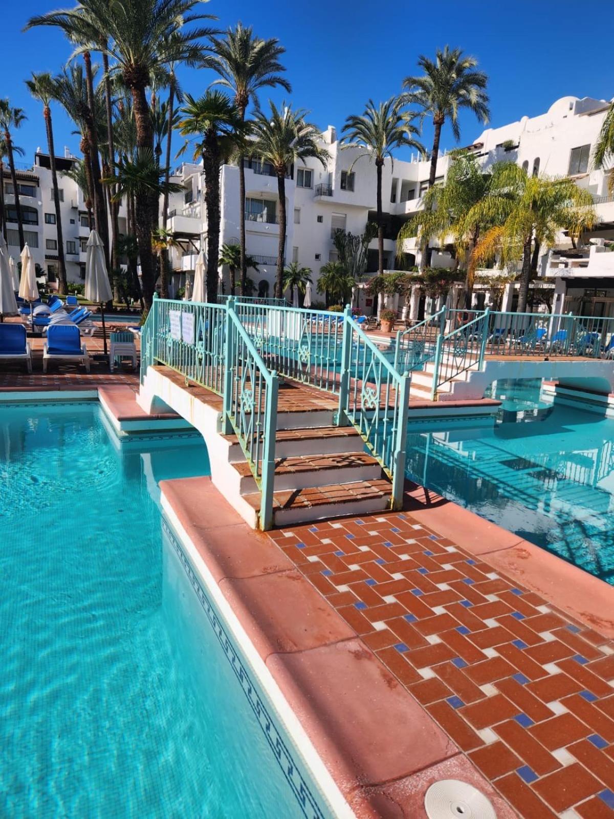 Laalcazaba Garden Apartment *